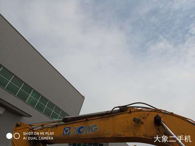 徐工 XE260C 挖掘机