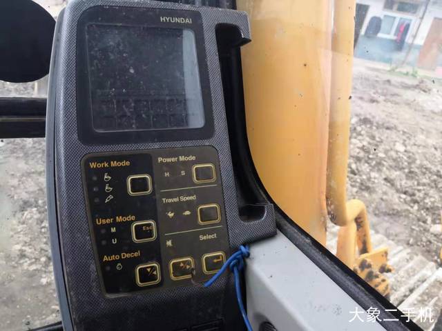 现代 R265LC-7 挖掘机