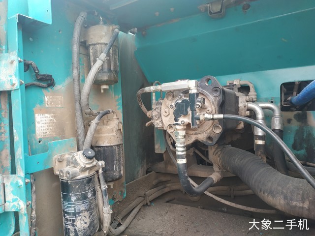 神钢 SK270D-8 挖掘机