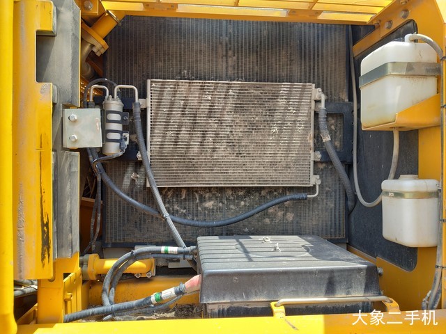 龙工 LG6225E 挖掘机