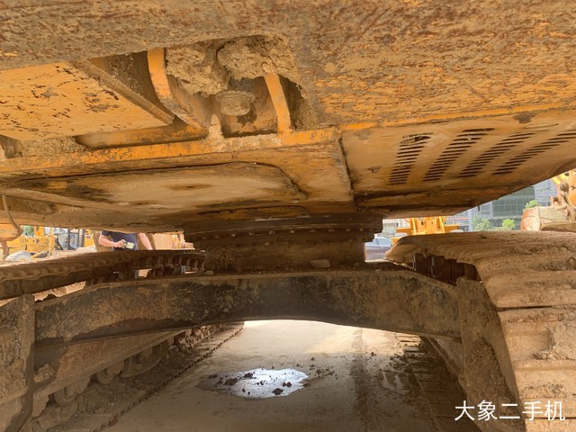 龙工 LG6225 挖掘机