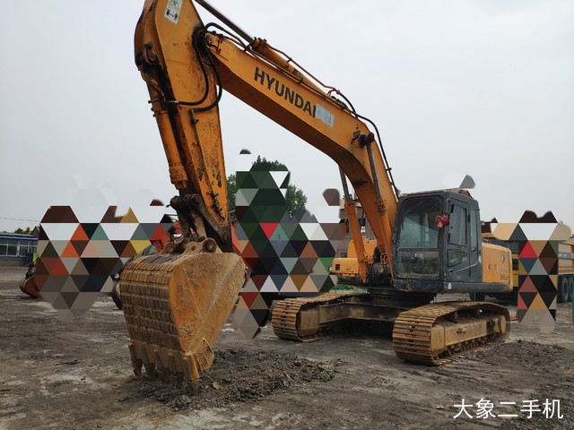 现代 R265LC-7 挖掘机