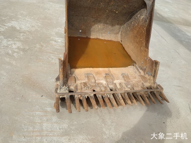 神钢 SK75-8 挖掘机