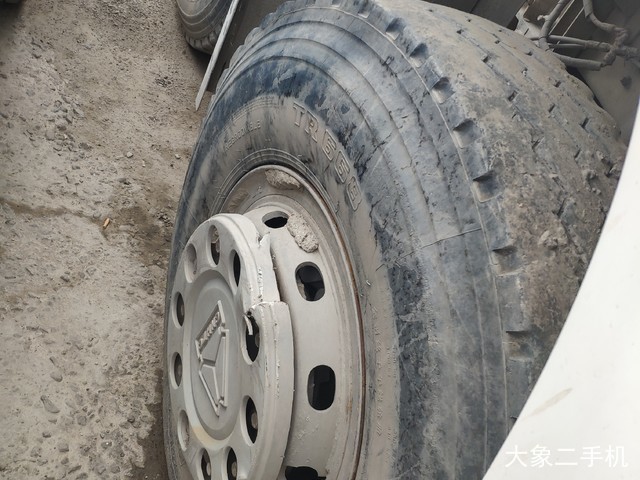 利勃海尔 HTM1204L重汽豪沃 搅拌运输车