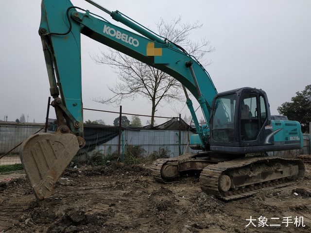 神钢 SK210LC-8 挖掘机