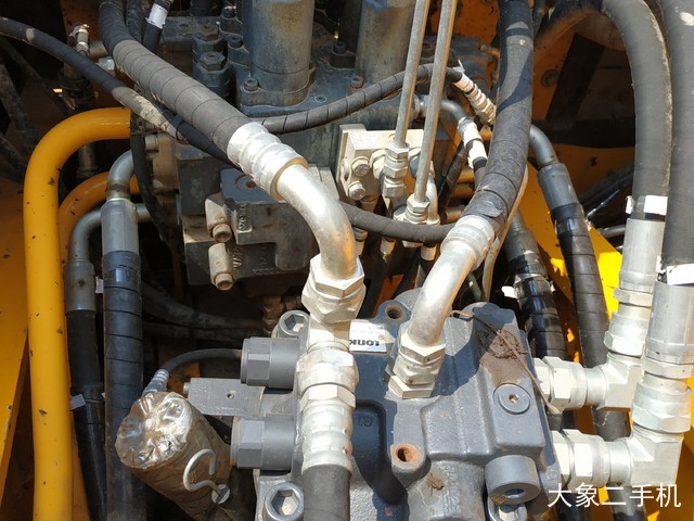 龙工 LG6225E 挖掘机