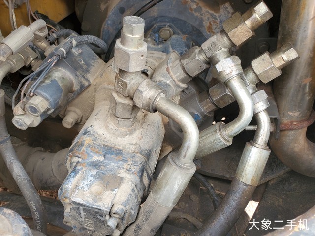 山重建机 JCM906D 挖掘机