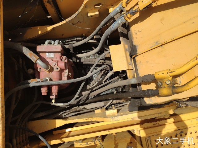 柳工 CLG225 挖掘机