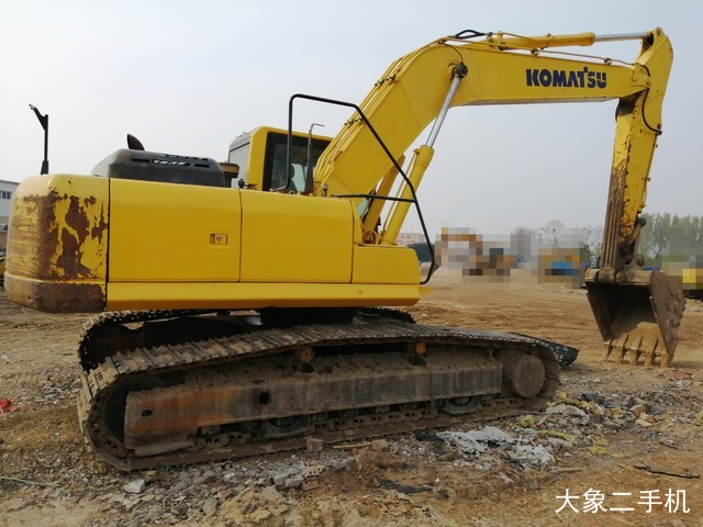 小松 PC240LC-8M0 挖掘机
