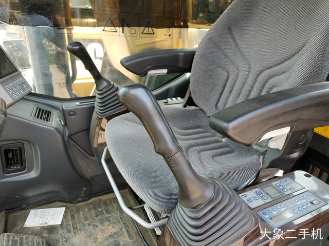 三一重工 SY245H 挖掘机