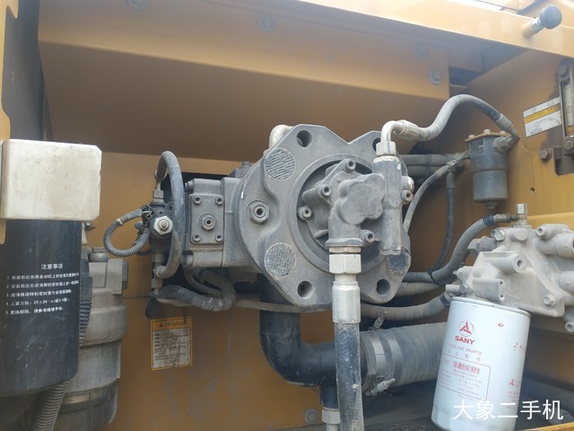 三一重工 SY215C-9 挖掘机