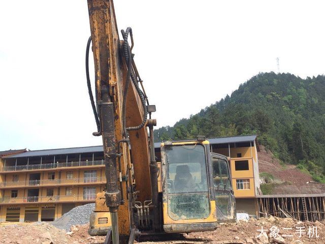 三一重工 SY135C-8 挖掘机