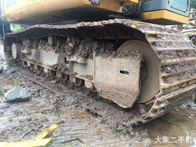 徐工 XE150D 挖掘机