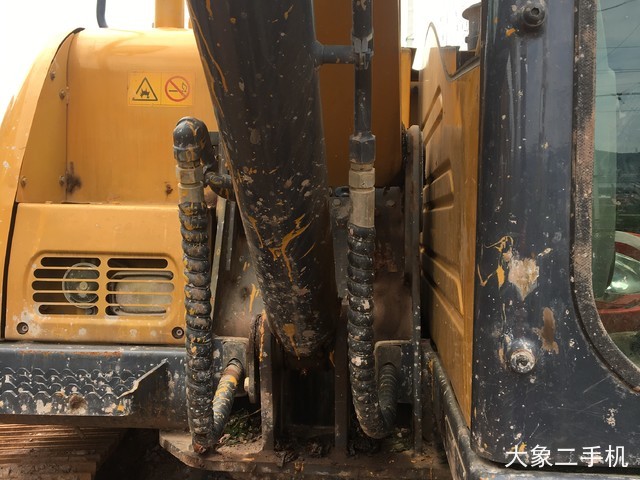 徐工 XE75D 挖掘机