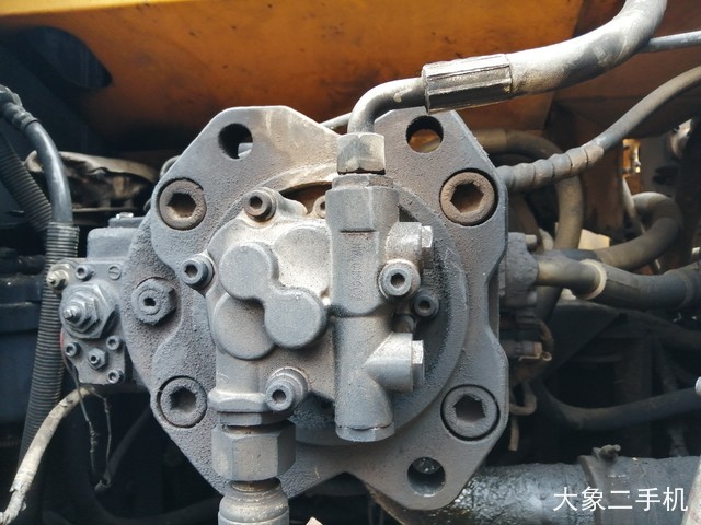 三一重工 SY215C-8 挖掘机