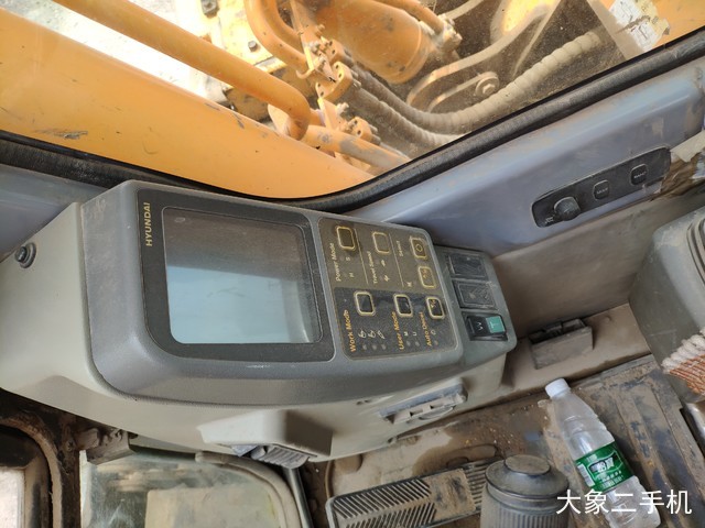 现代 R210W-7 挖掘机