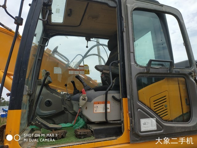 龙工 LG6225 挖掘机