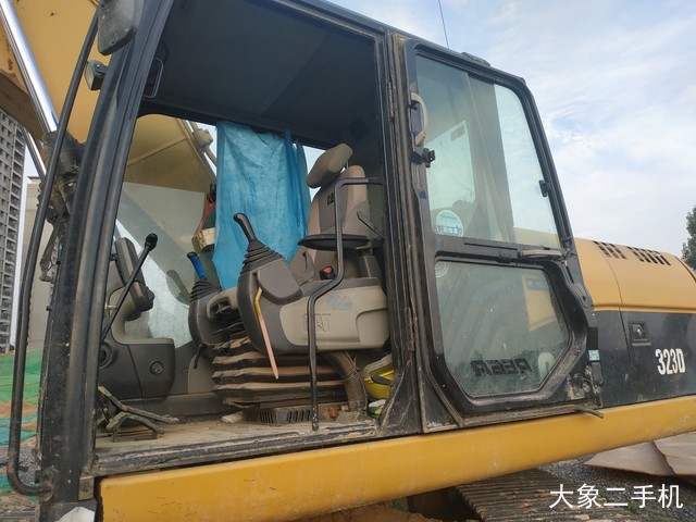 卡特彼勒 323D 挖掘机