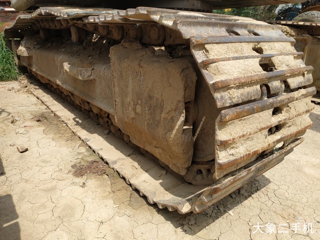 现代 R225LC-9 挖掘机