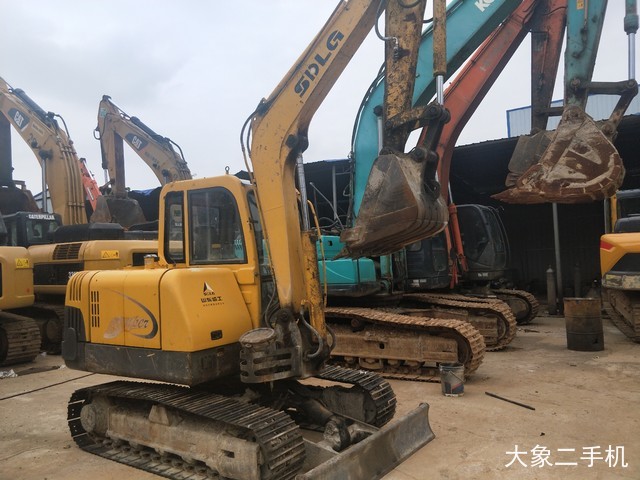 山东临工 LG665 挖掘机