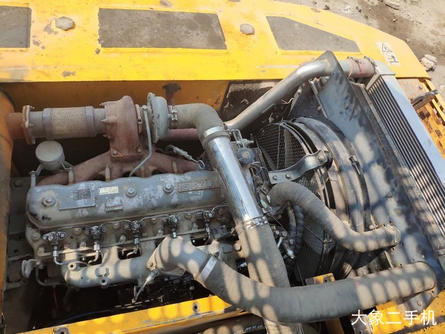 徐工 XE260C 挖掘机