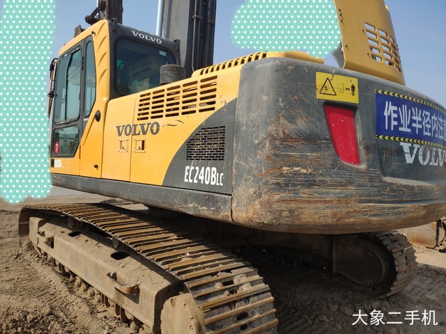 沃尔沃 EC240BLC 挖掘机