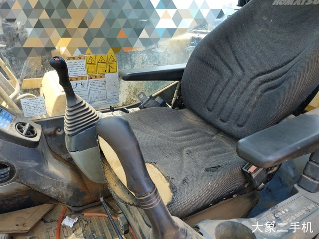 小松 PC240LC-8 挖掘机