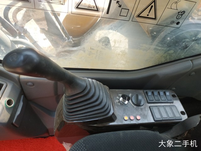 三一重工 SY215C 挖掘机