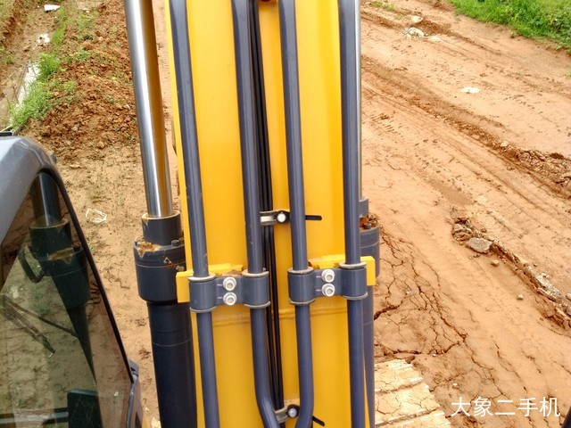 徐工 XE150D 挖掘机