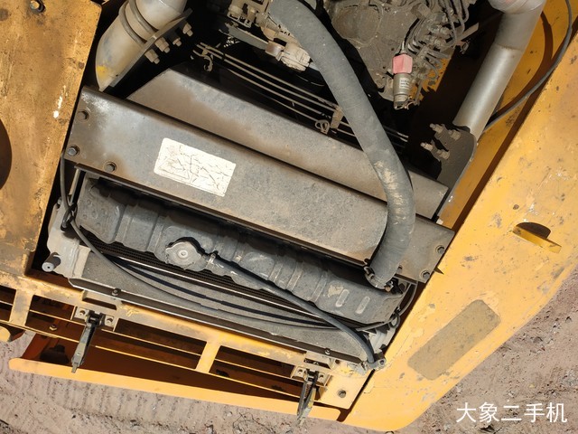 现代 R225LC-7 挖掘机