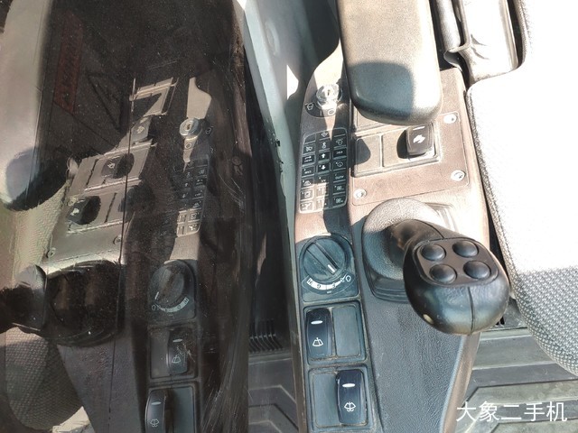 沃尔沃 EC480DL 挖掘机