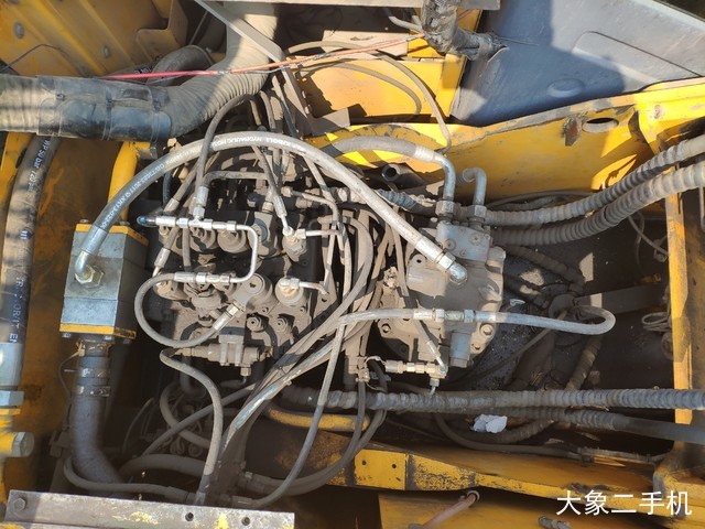 徐工 XE260C 挖掘机