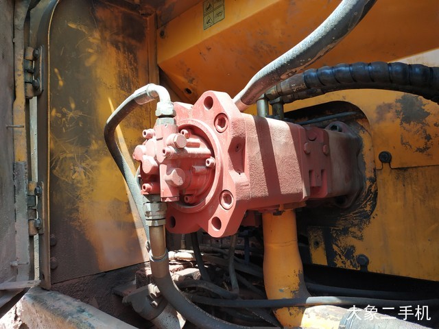 现代 R225LC-7 挖掘机