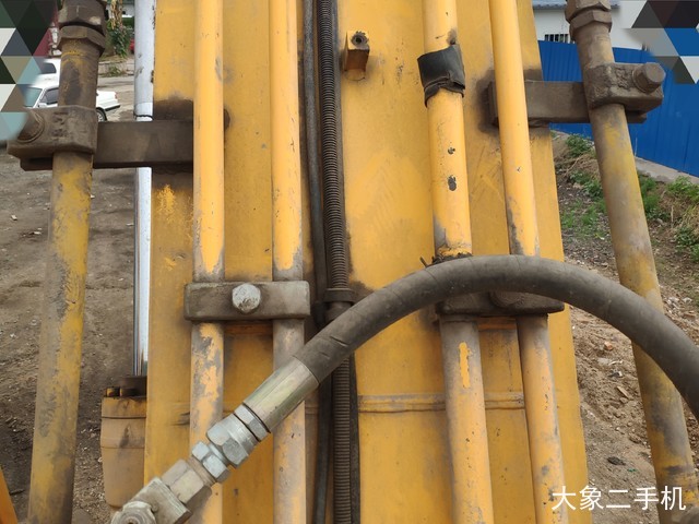 山东临工 LG6210 挖掘机