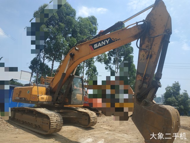 三一重工 SY235C 挖掘机