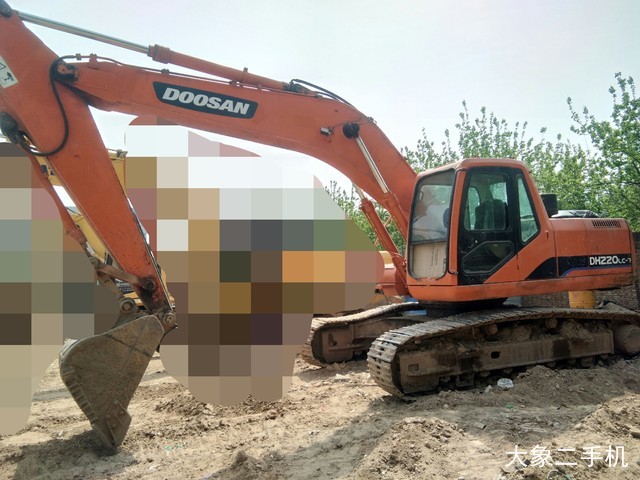 斗山 DH220LC-7 挖掘机