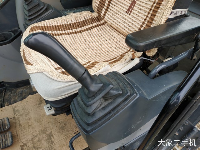 神钢 SK260LC-8 挖掘机