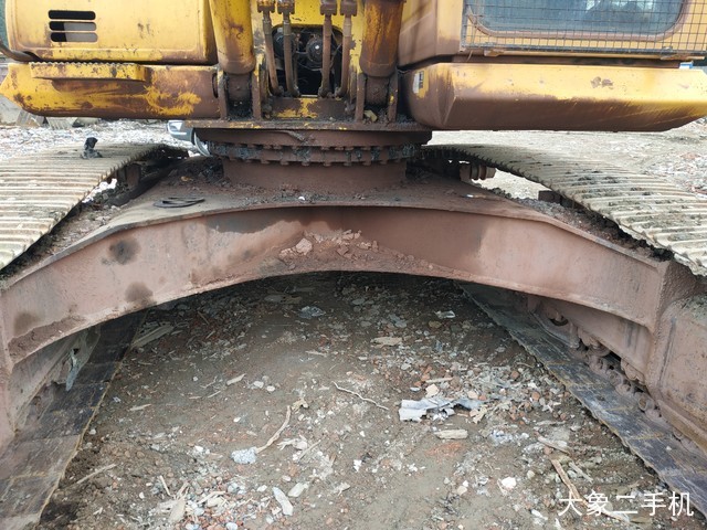 小松 PC240LC-8 挖掘机