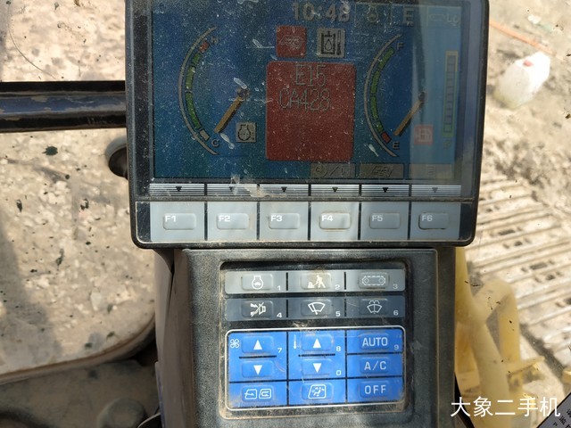 小松 PC240LC-8 挖掘机