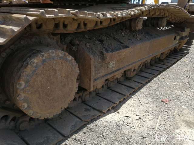 龙工 LG6225 挖掘机