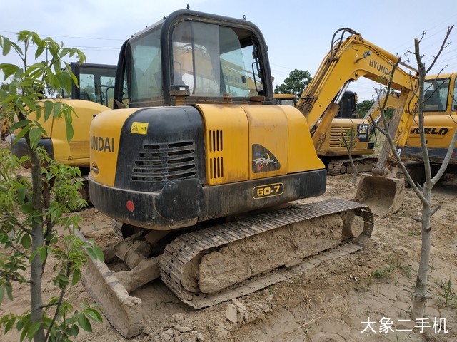 现代 R60-7 挖掘机