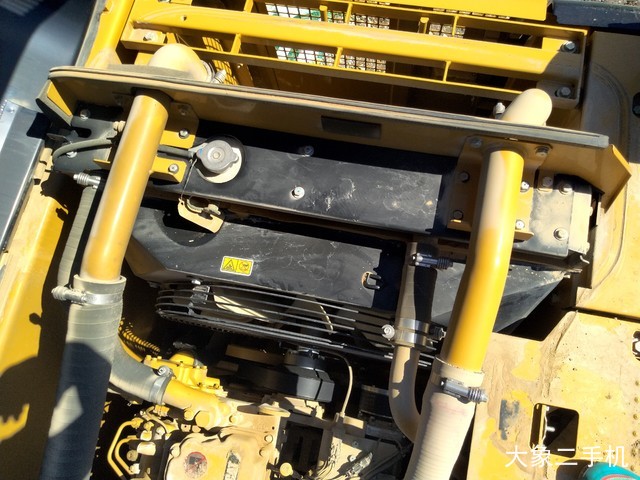 卡特彼勒 323D2L 挖掘机