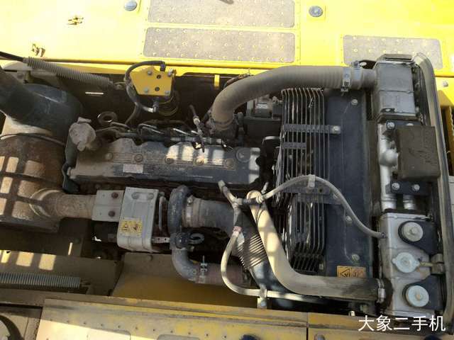 小松 PC220-8 挖掘机