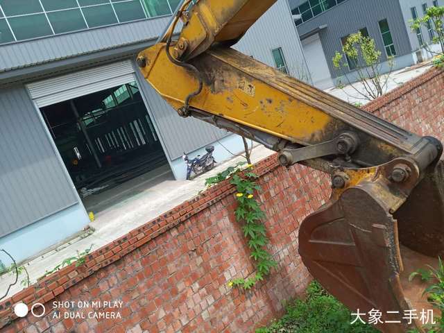 徐工 XE260C 挖掘机