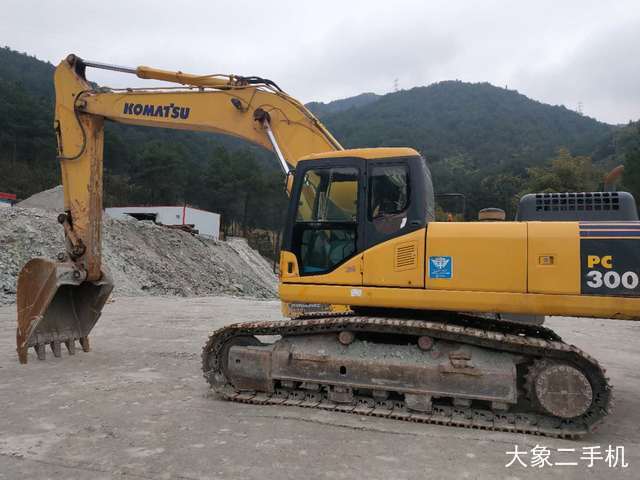 小松 PC300-7 挖掘机