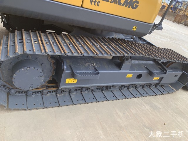 徐工 XGC75 挖掘机