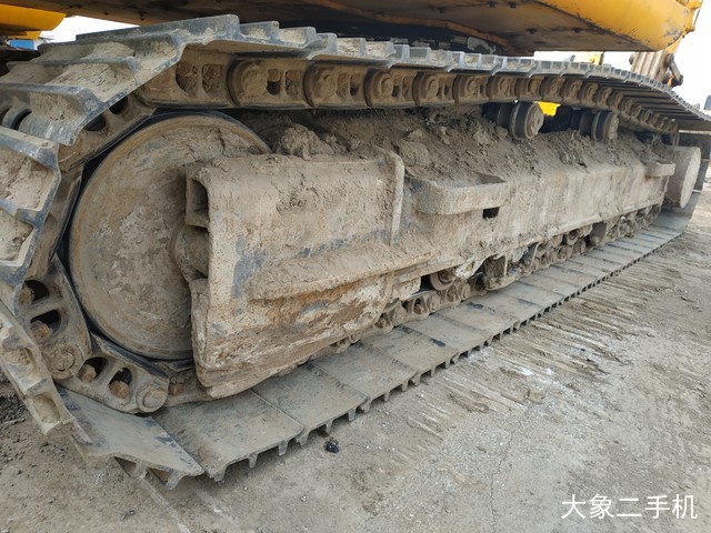 龙工 LG6220D 挖掘机