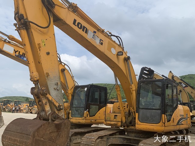 龙工 LG6225 挖掘机