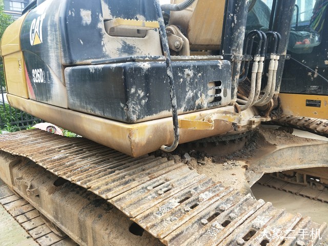 卡特彼勒 323DL 挖掘机