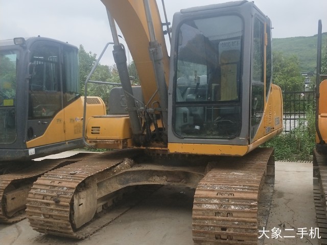 徐工 XE150D 挖掘机